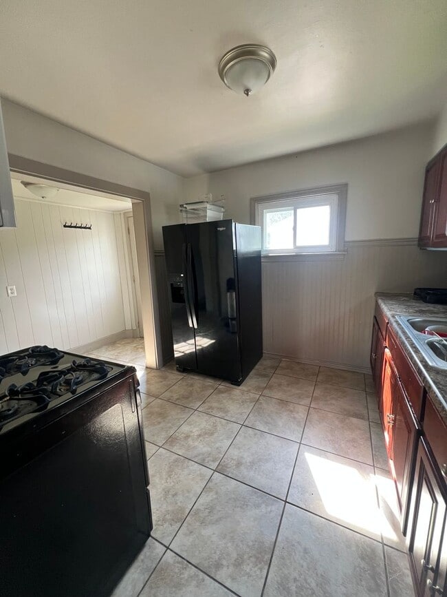 Building Photo - 2 Bed + Bonus Room in Penn Trafford School District