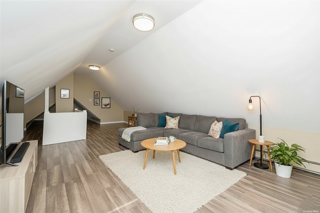 Building Photo - 79 Brook St