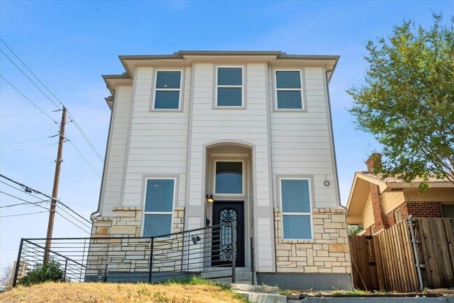 Building Photo - 422 N Marlborough Ave