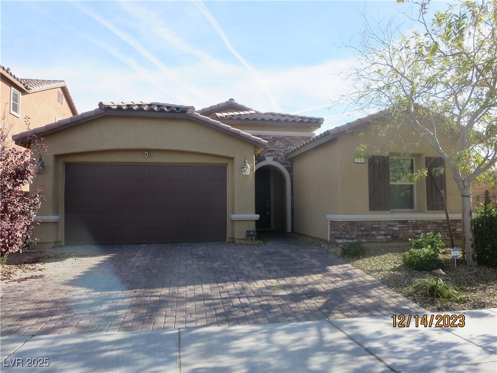 Foto principal - 6118 Andover Wood Rd