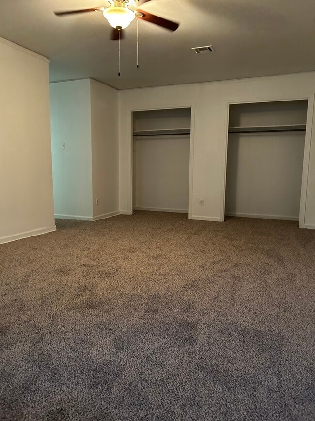 Building Photo - 3737 Hunting Creek Rd