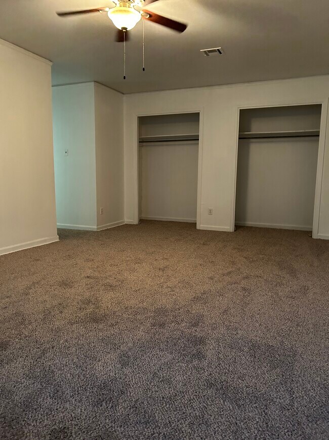 Foto del edificio - 3737 Hunting Creek Rd