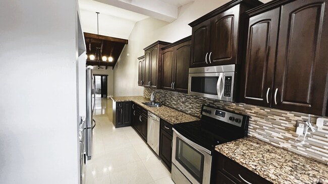 Cocina - 2310 Elm Ct