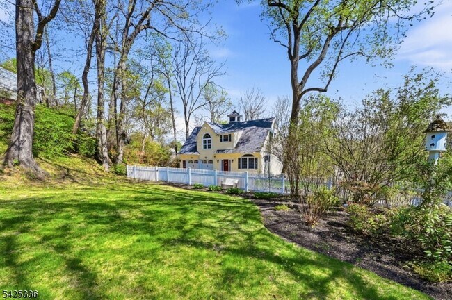 Foto del edificio - 1 Conklin Ave