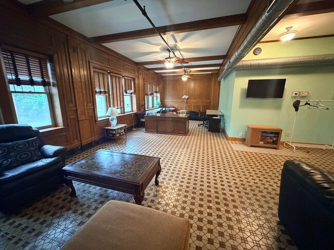 Building Photo - FULLY FURNISHED 5 BR / ALL UTILITIES INCLUDED STUDENT HOUSING - TROY, NY