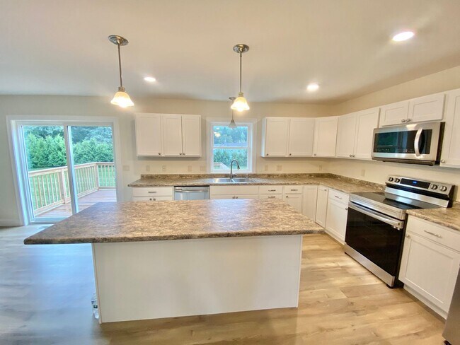 Foto del edificio - 3 Bedroom Townhouse Essex Junction VT Avai...