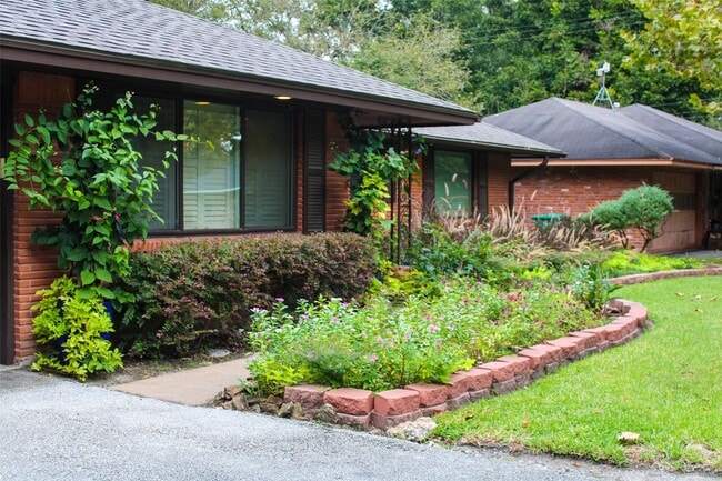 Building Photo - 8910 Greiner Dr