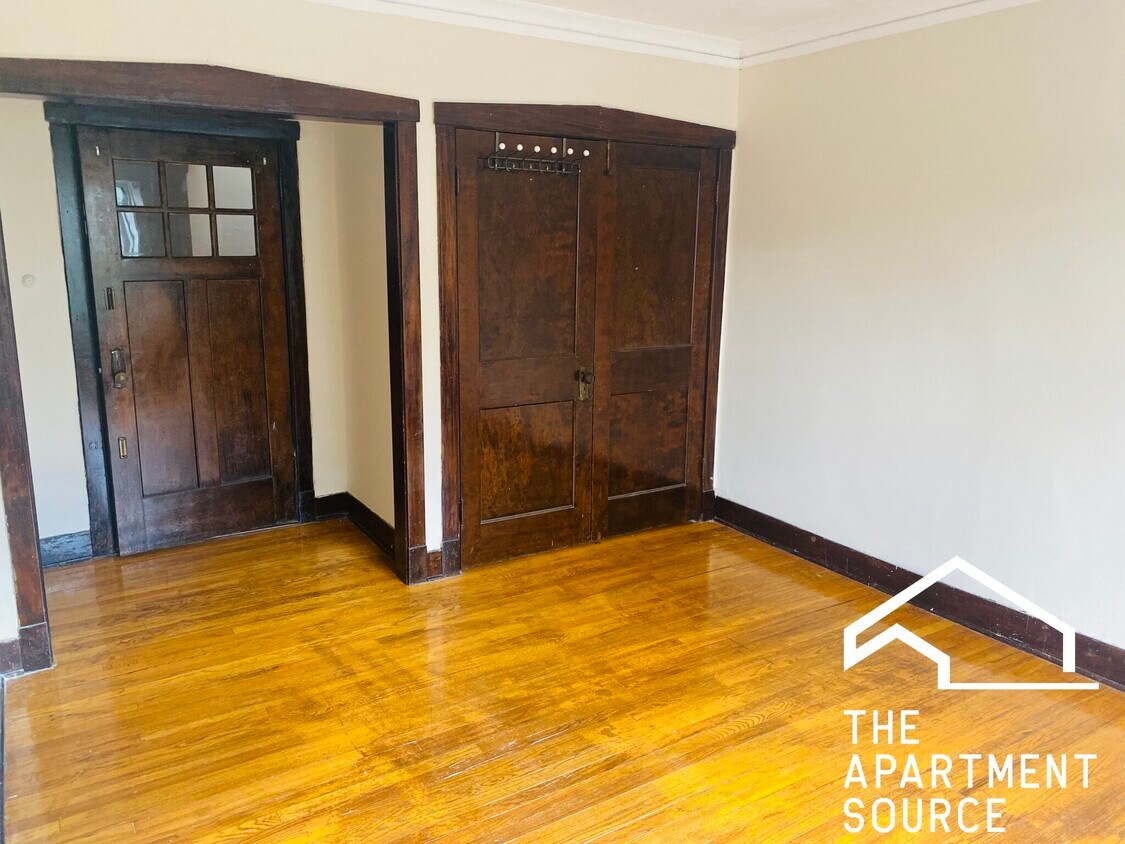 Primary Photo - 100 Lincoln Ave