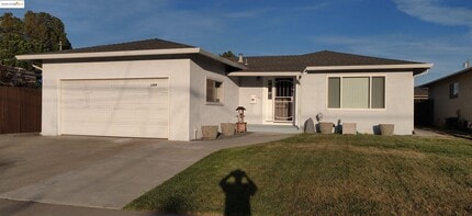 Building Photo - 1209 Tulip Dr