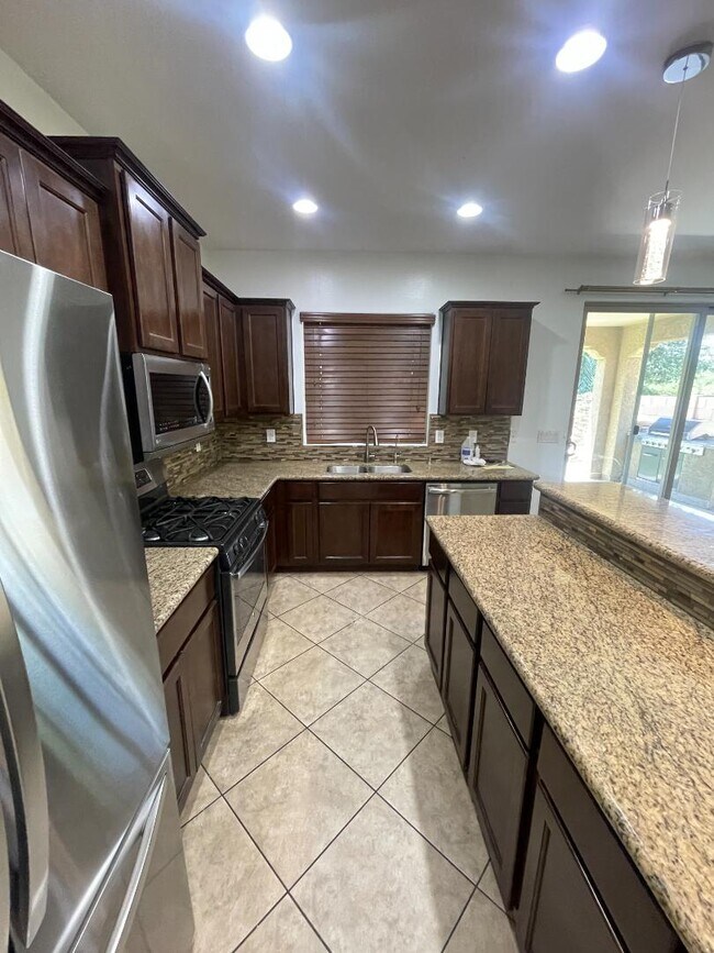 Building Photo - 4425 E Muriel Dr