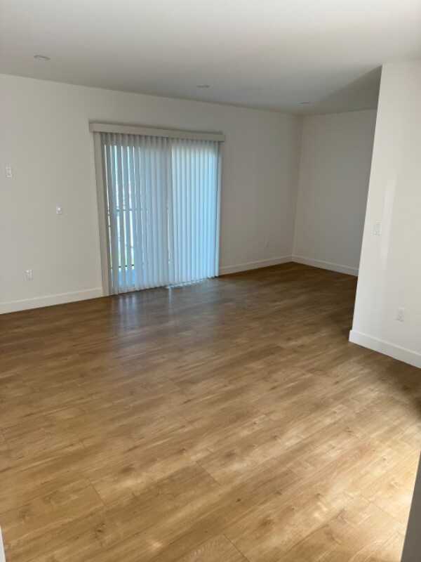 Foto del edificio - 3090 Weldon Ave