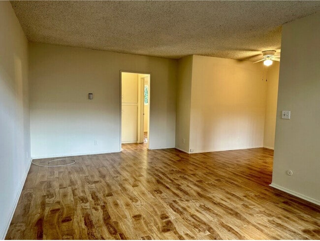 Building Photo - Aqua Vista Apartments