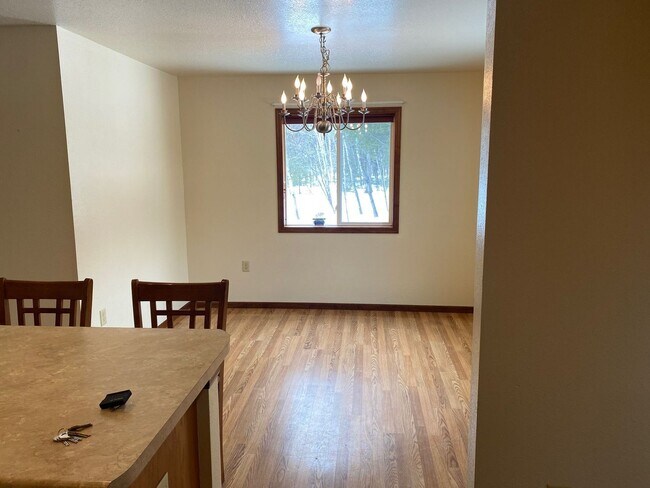 Foto del edificio - 4866 Hilltop Rd