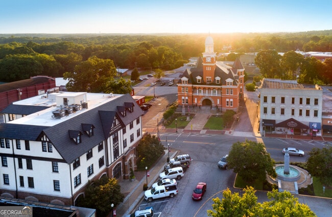 Building Photo - 102 Cactus Hill Cir