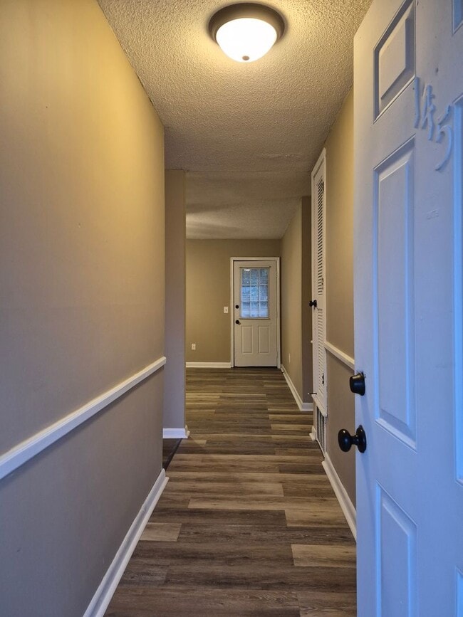 Building Photo - 145 Deerwood Ct