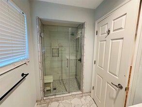Building Photo - 9758 Cedardale Dr