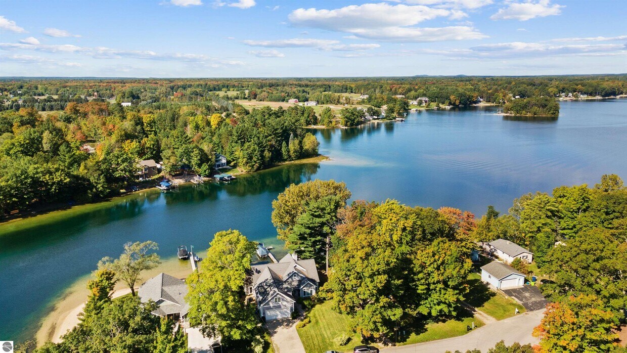 536 Brakel Point Dr, Traverse City, MI 49685 House Rental in Traverse