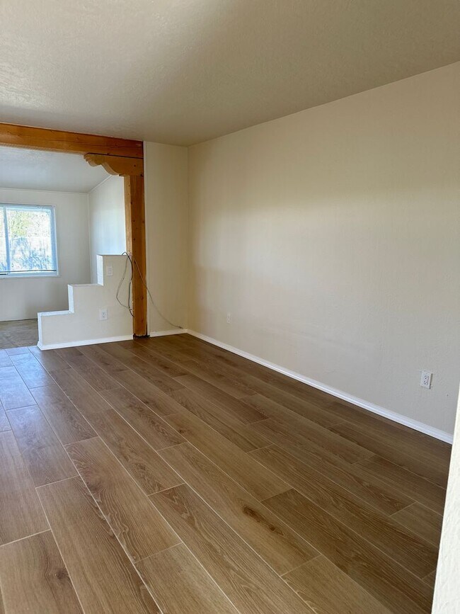 Building Photo - 2340 Avenida de las Campanas