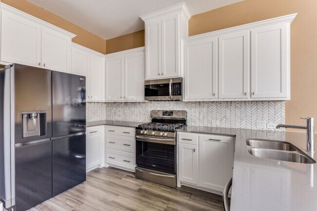 Foto del edificio - 6481 Iron Horse Blvd