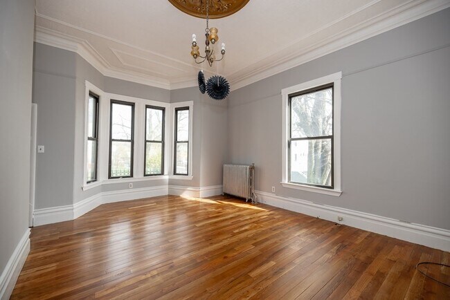 Building Photo - 32 Howard Ave