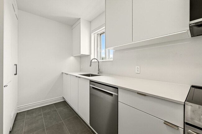 Photo du bâtiment - 4585 Av. Dupuis