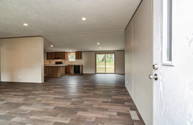 Foto del edificio - 14368 Forest Cir