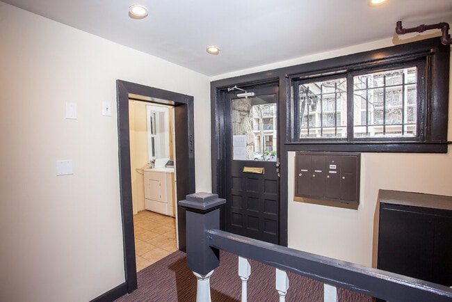 Building Photo - 1264 New Hampshire Ave NW