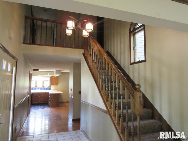 Building Photo - 3301 Branchwood Dr