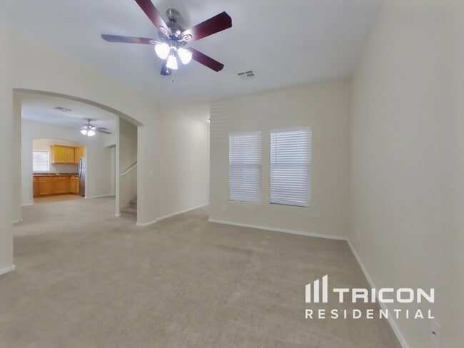Foto del edificio - 17748 W Woodrow Ln