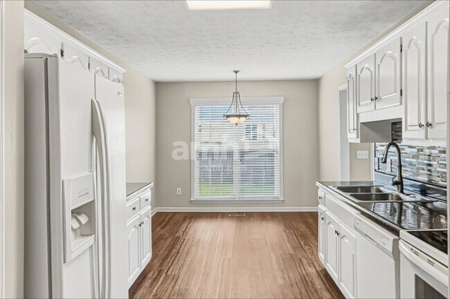 Foto del edificio - 201 Fox Hunt Ln