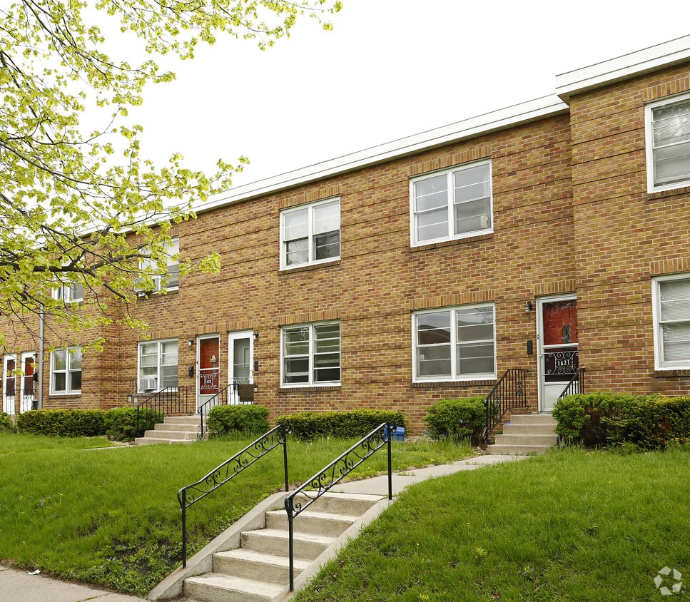 1617 Charles Ave, Saint Paul, MN 55104 Apartments in Saint Paul, MN