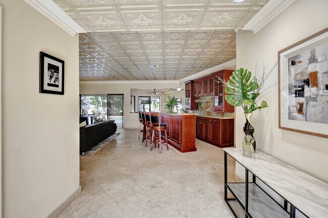 Building Photo - 651 SW 18th St