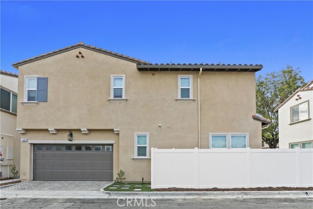 Building Photo - 1442 Plaza del Amo