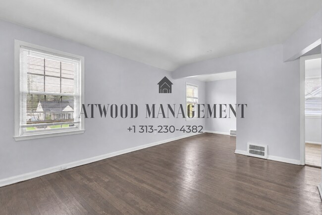Foto del interior - 14118-20 Evergreen Rd