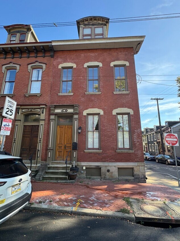 Foto principal - 1339 W North Ave
