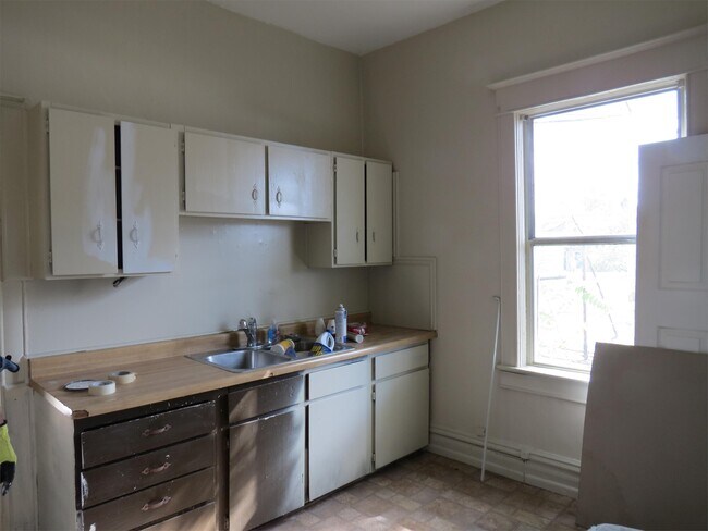 Building Photo - 742 N 300 W