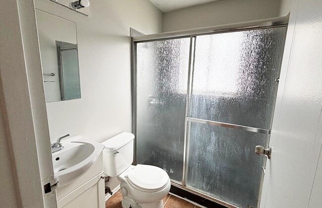 Building Photo - 558 Lowell Ave