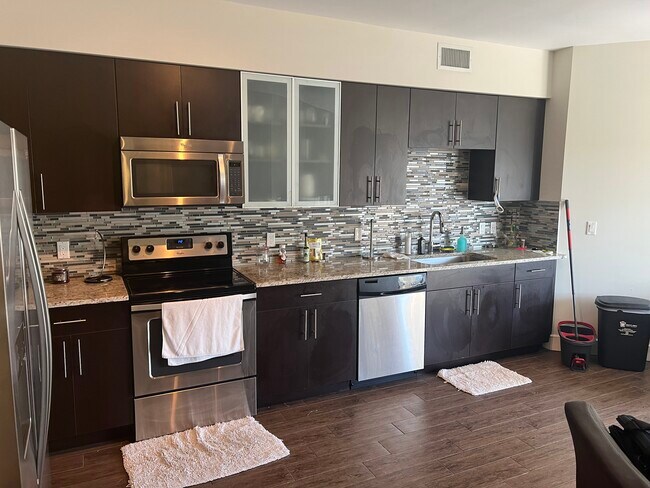 Building Photo - 413 Cadagua Ave