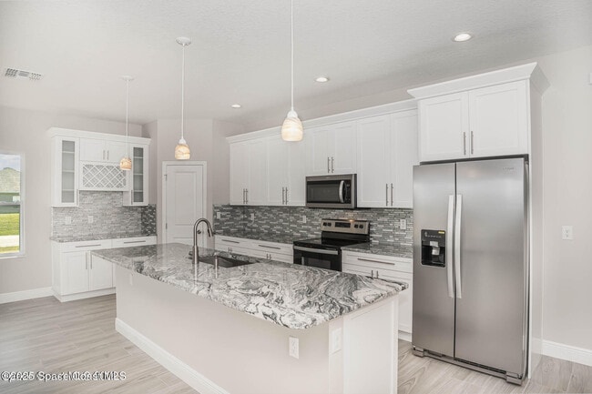 Building Photo - 2281 Ramsdale Dr SE