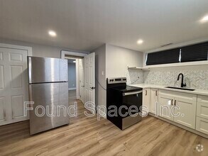Building Photo - 95 Cardinal Dr