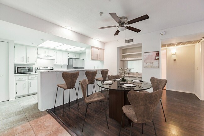 Building Photo - 2 Bed 2 Bath Condo in Old Town Scottsdale