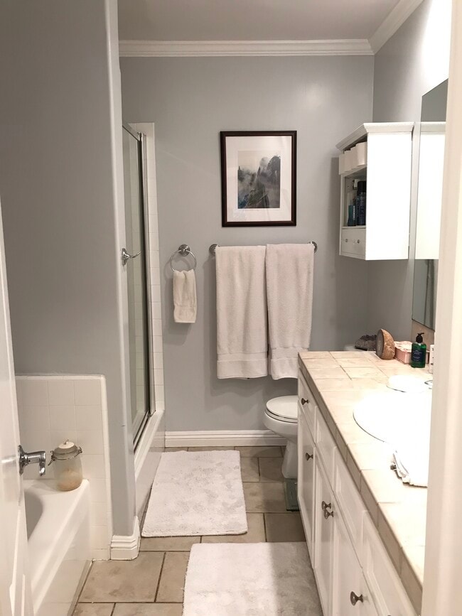 Bien - 1345 N Fuller Ave