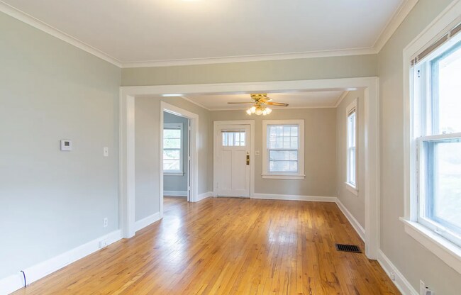 Foto del edificio - Charming West Plaza Bungalow