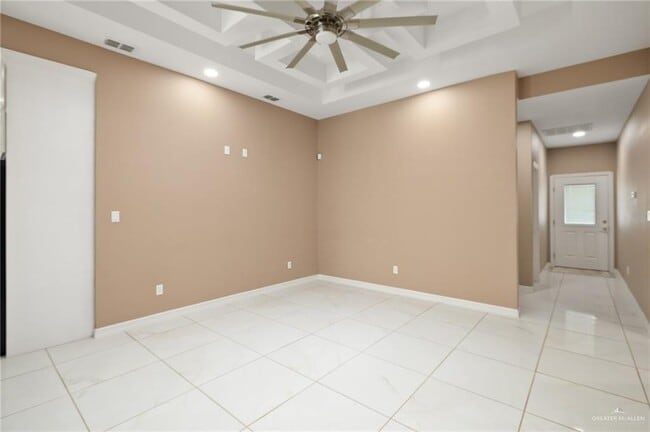 Foto del edificio - 521 Oak Ridge St