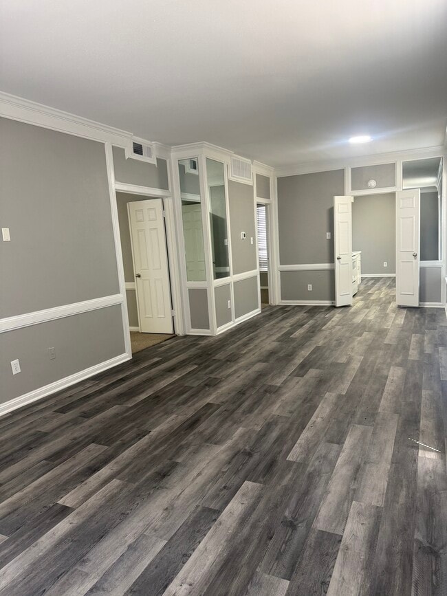 1 bedroom with a den - Tanglebrook Apartments