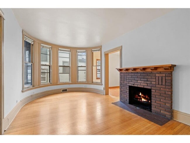 Building Photo - 2744 Fremont Ave S