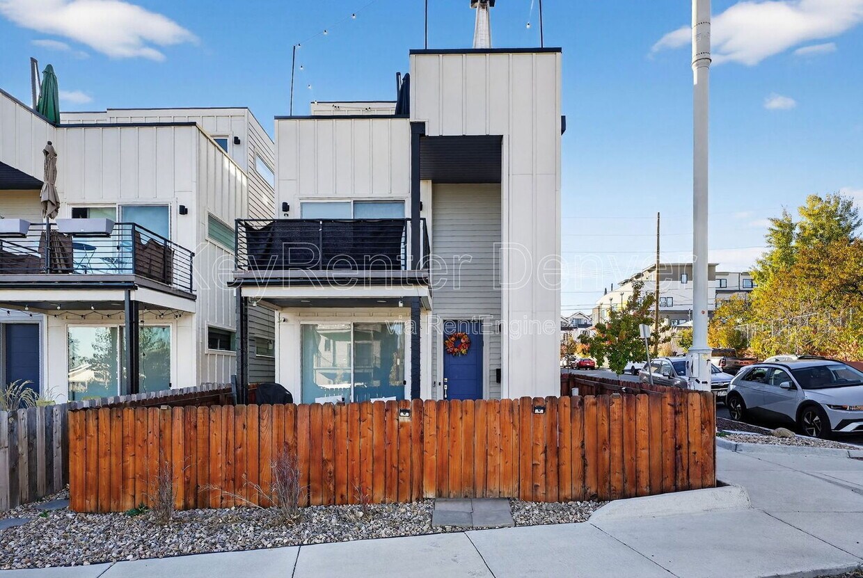 Photo - 1299 Newton Street