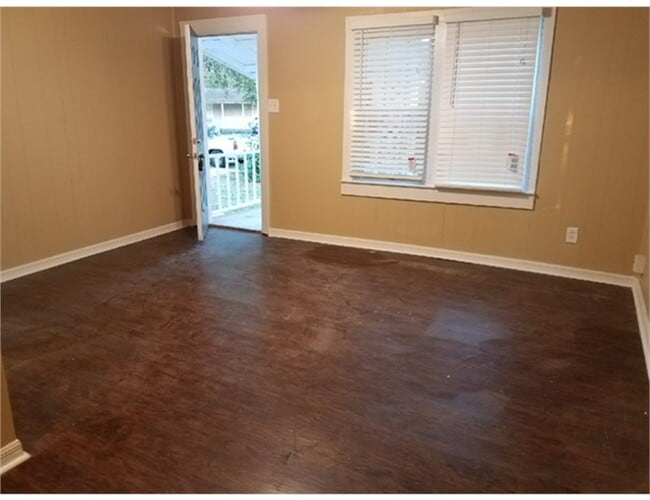 Foto del edificio - 3922 Wiggins Dr