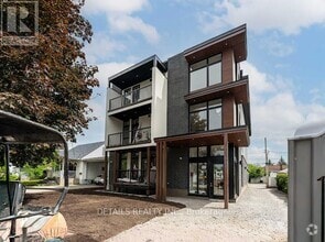 Building Photo - 659-659 Donat St