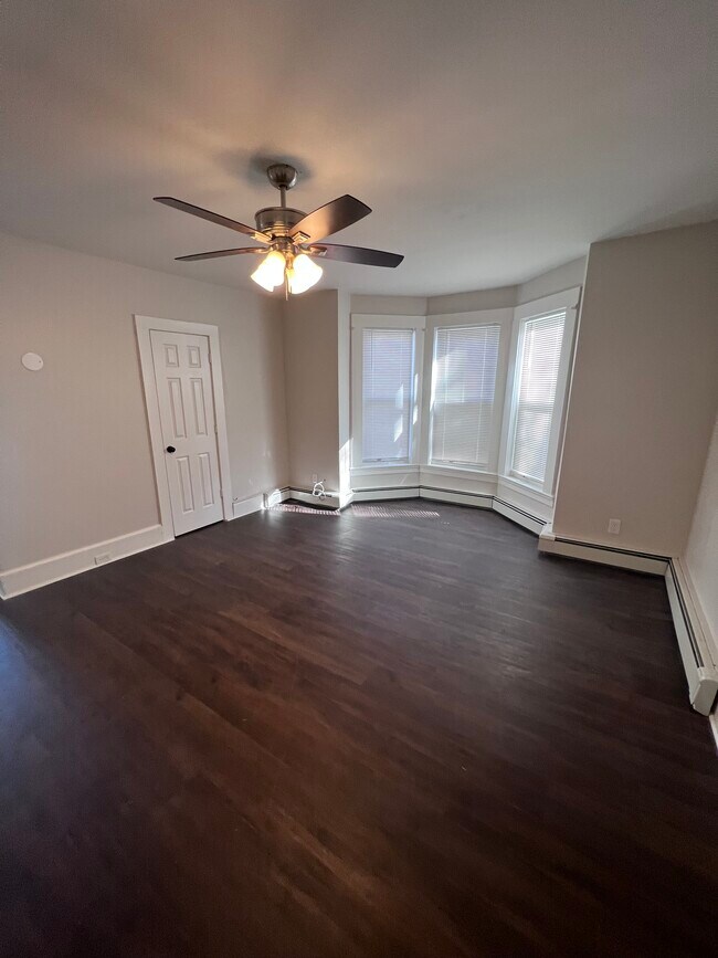 Dining Rm View 1 - 850 Dwight St